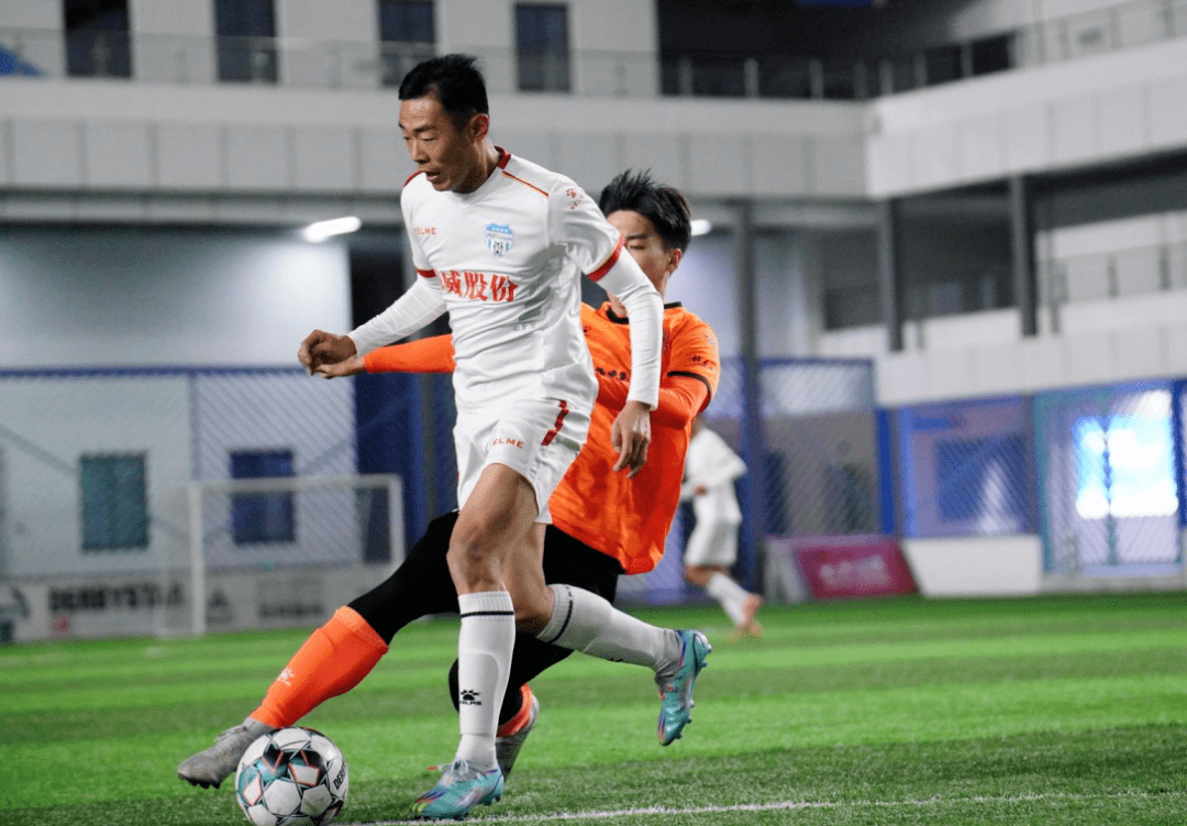 熊猫体育-自行车半决赛上演强强对话，塞北犀牛队强势反弹燕山飞鹰队，团队配合流畅；边路成突破口(自行车比赛视频回放)