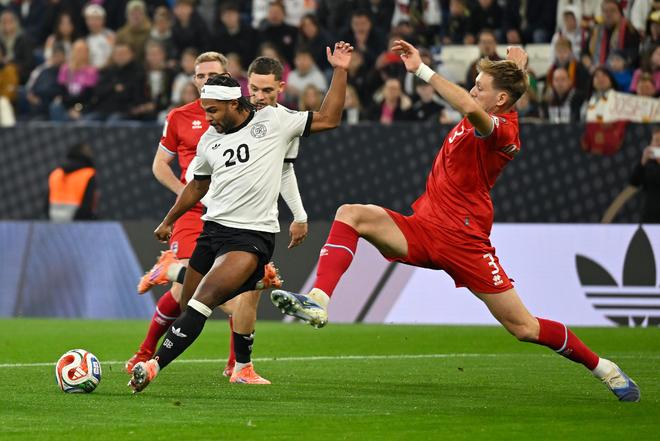 熊猫体育-德布劳内在瑞士队比赛中出色防守，逆转引发热议！的简单介绍